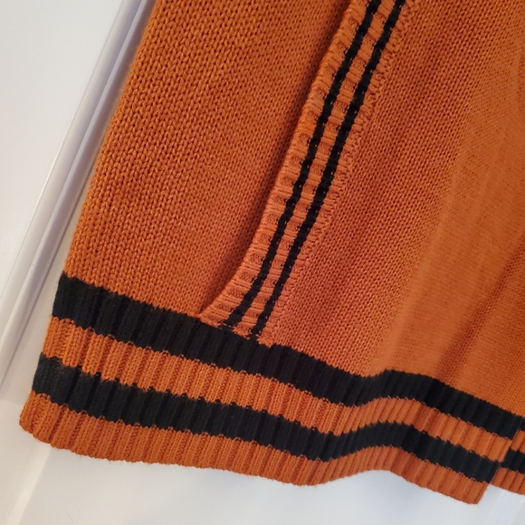 Vest - Picture 3 of 5